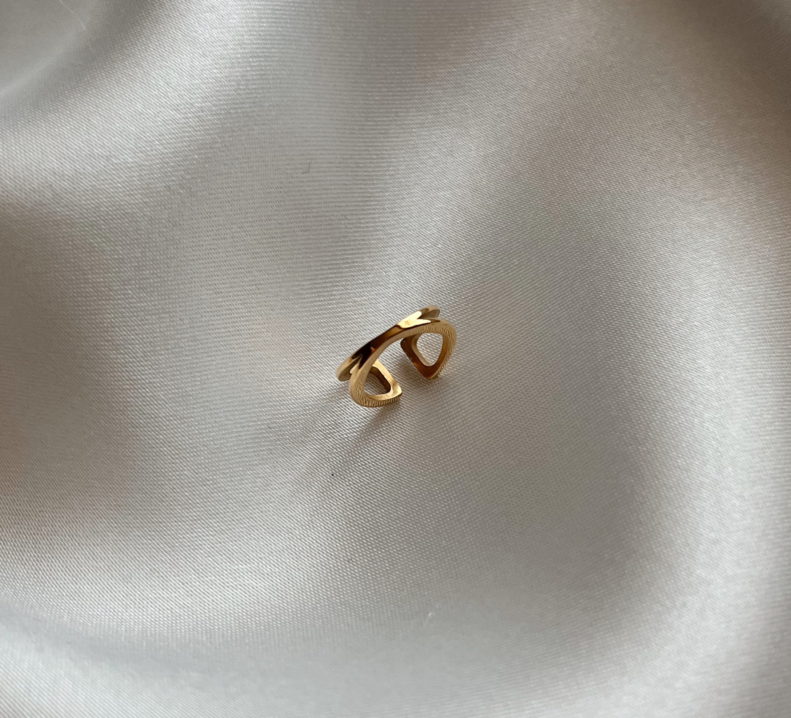 Earcuff Cruzado (Acero)