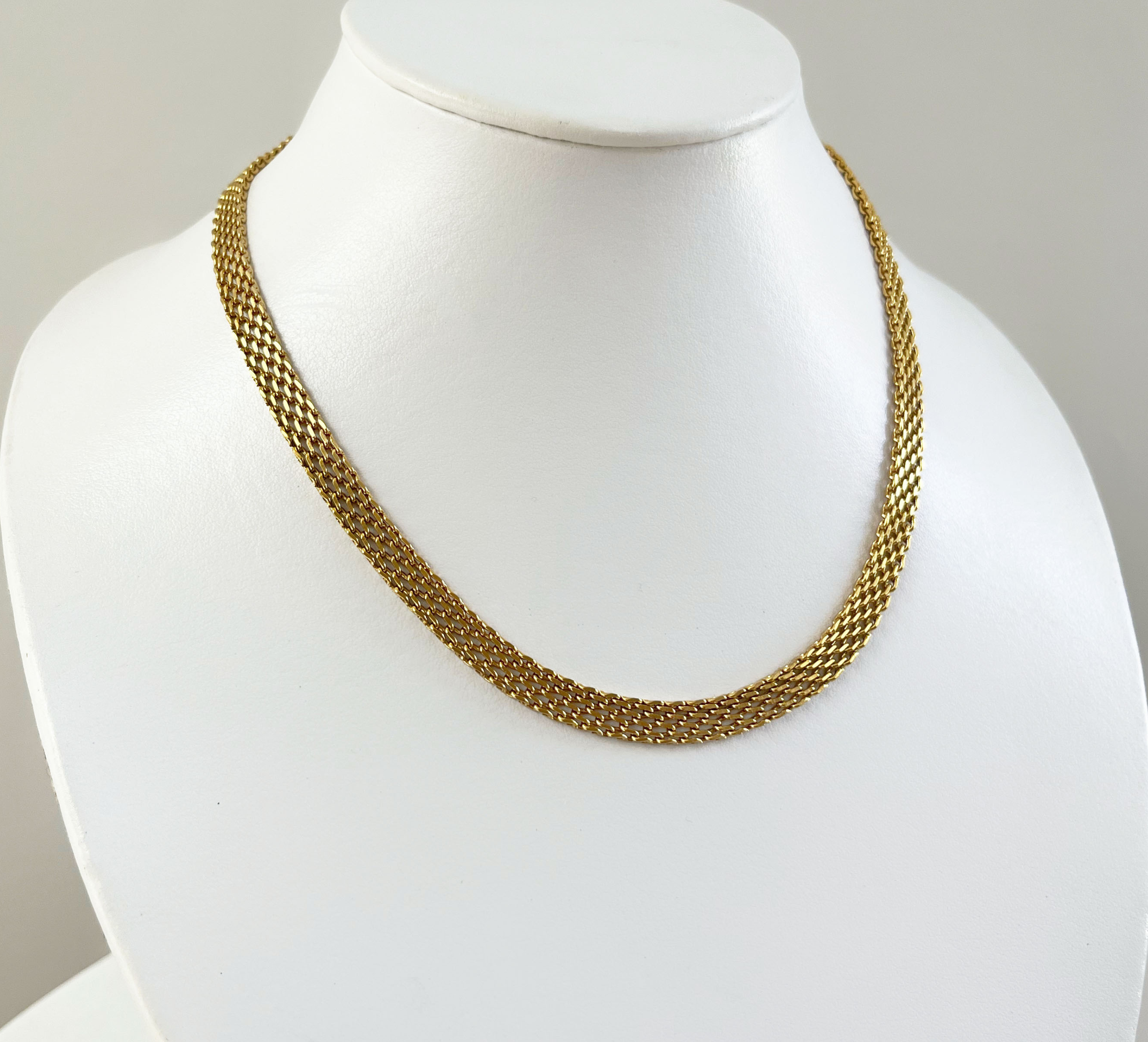 Choker Grecia