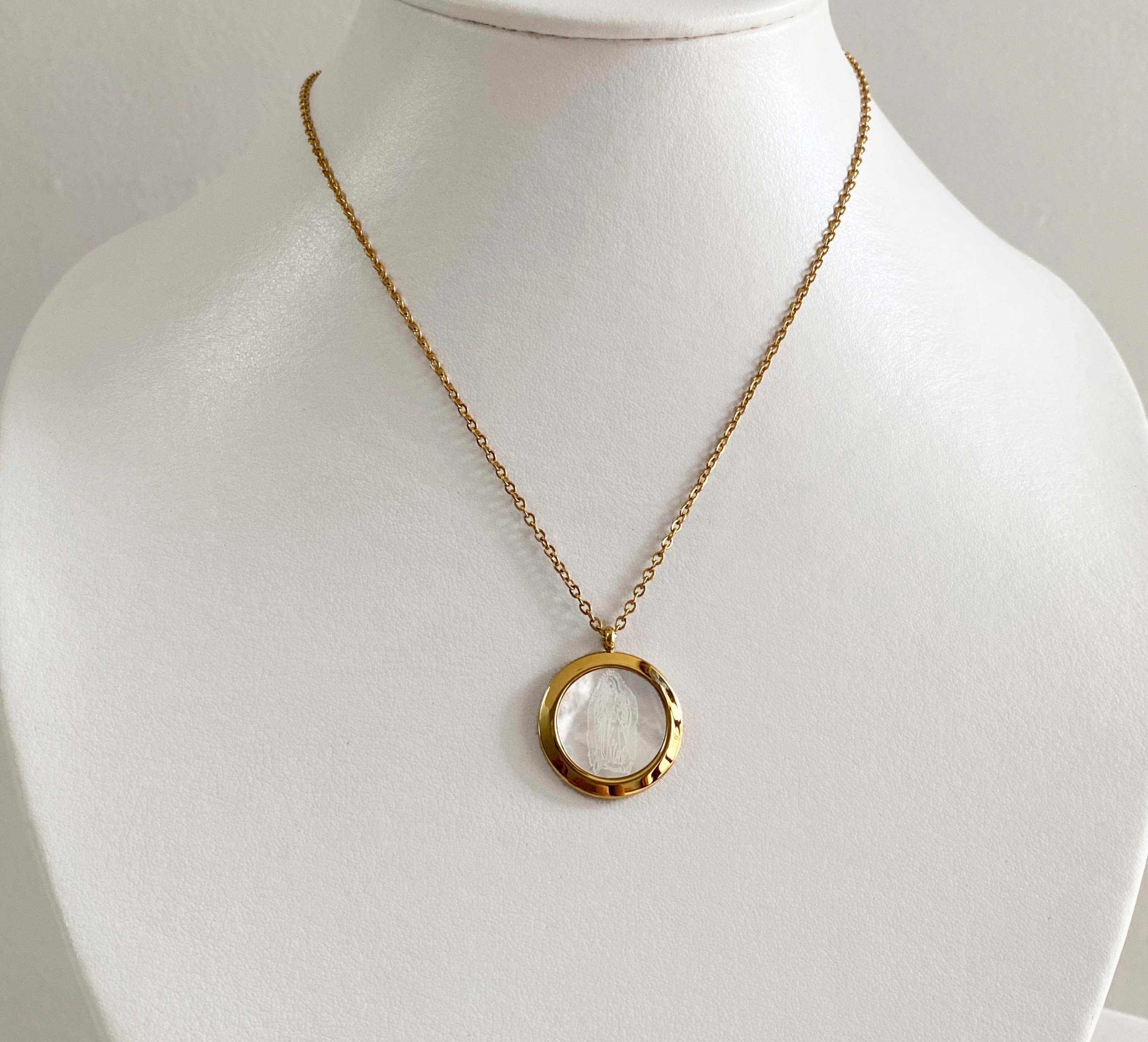 Collar Vírgen Medalla Madre Perla