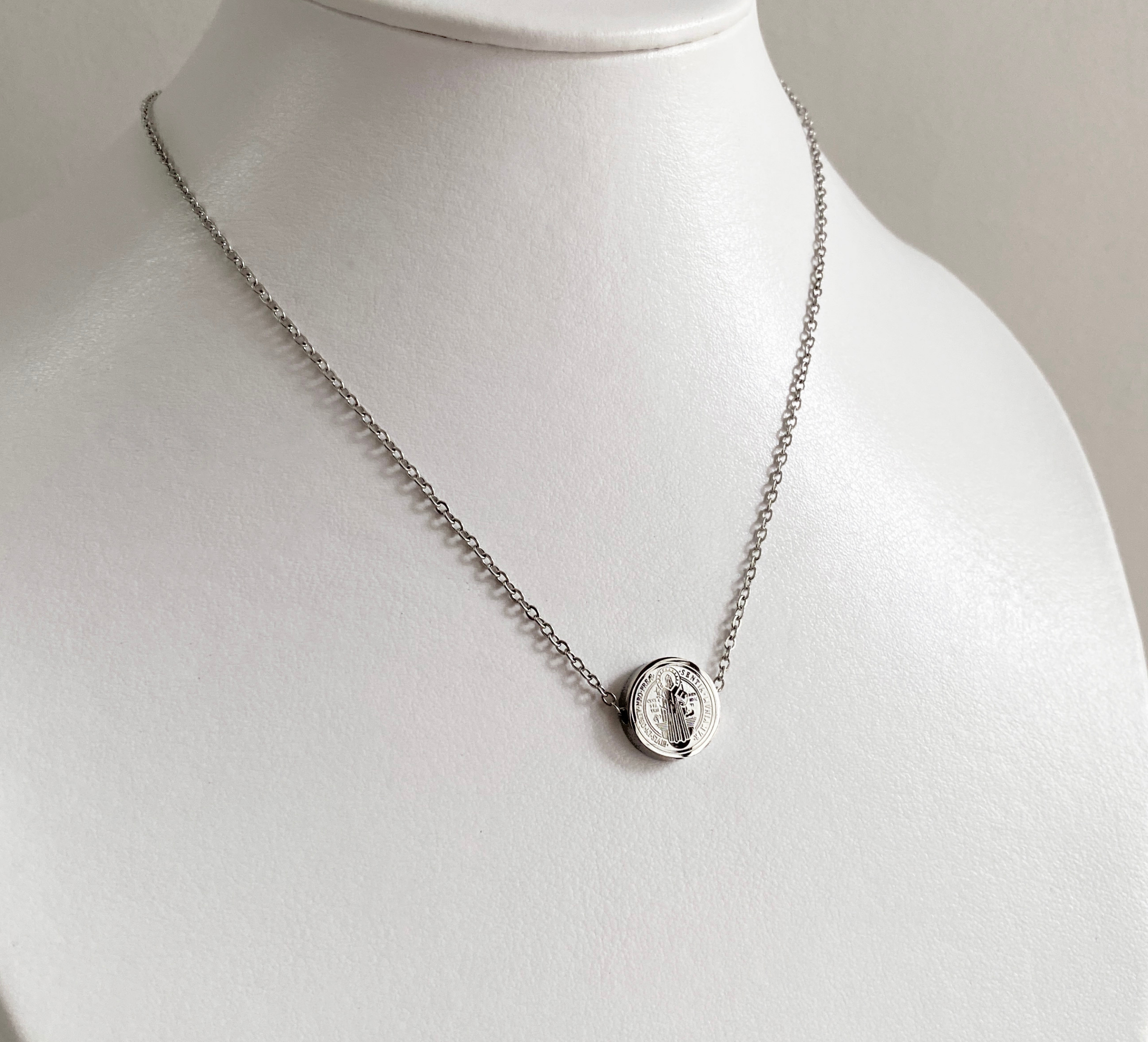 Collar San Benito Círculo Plata