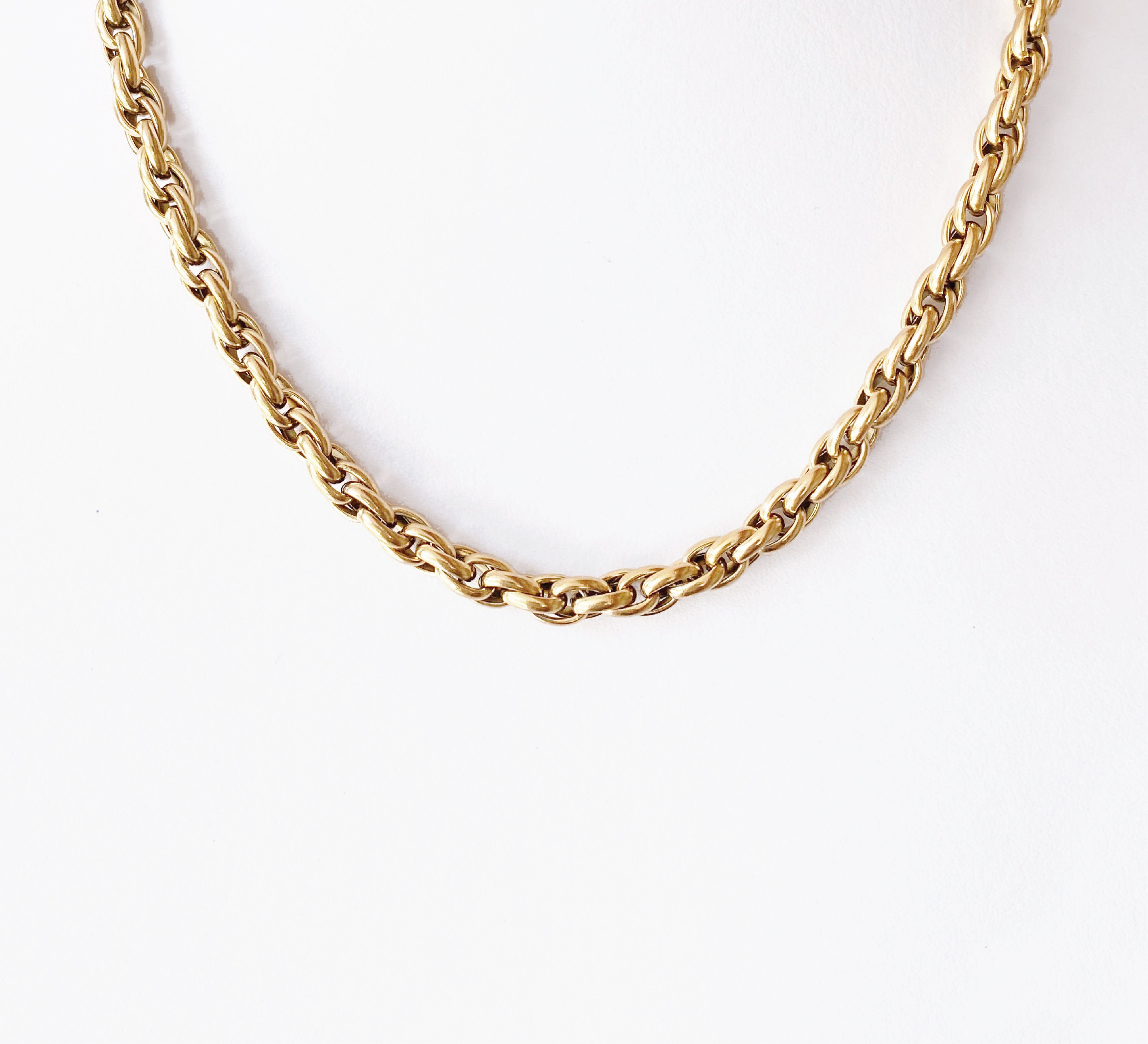 Collar Versailles Delgado