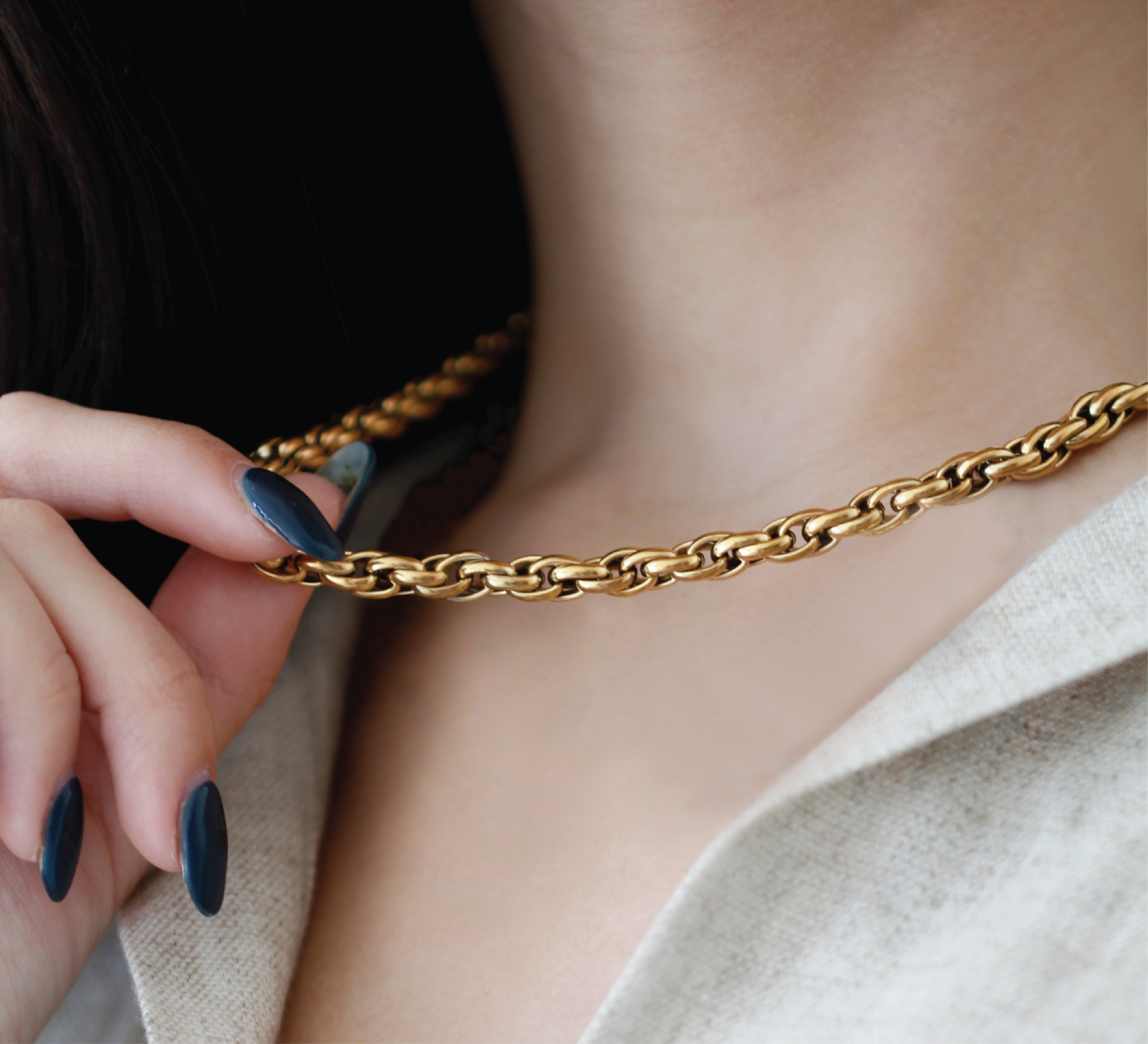 Collar Versailles Delgado