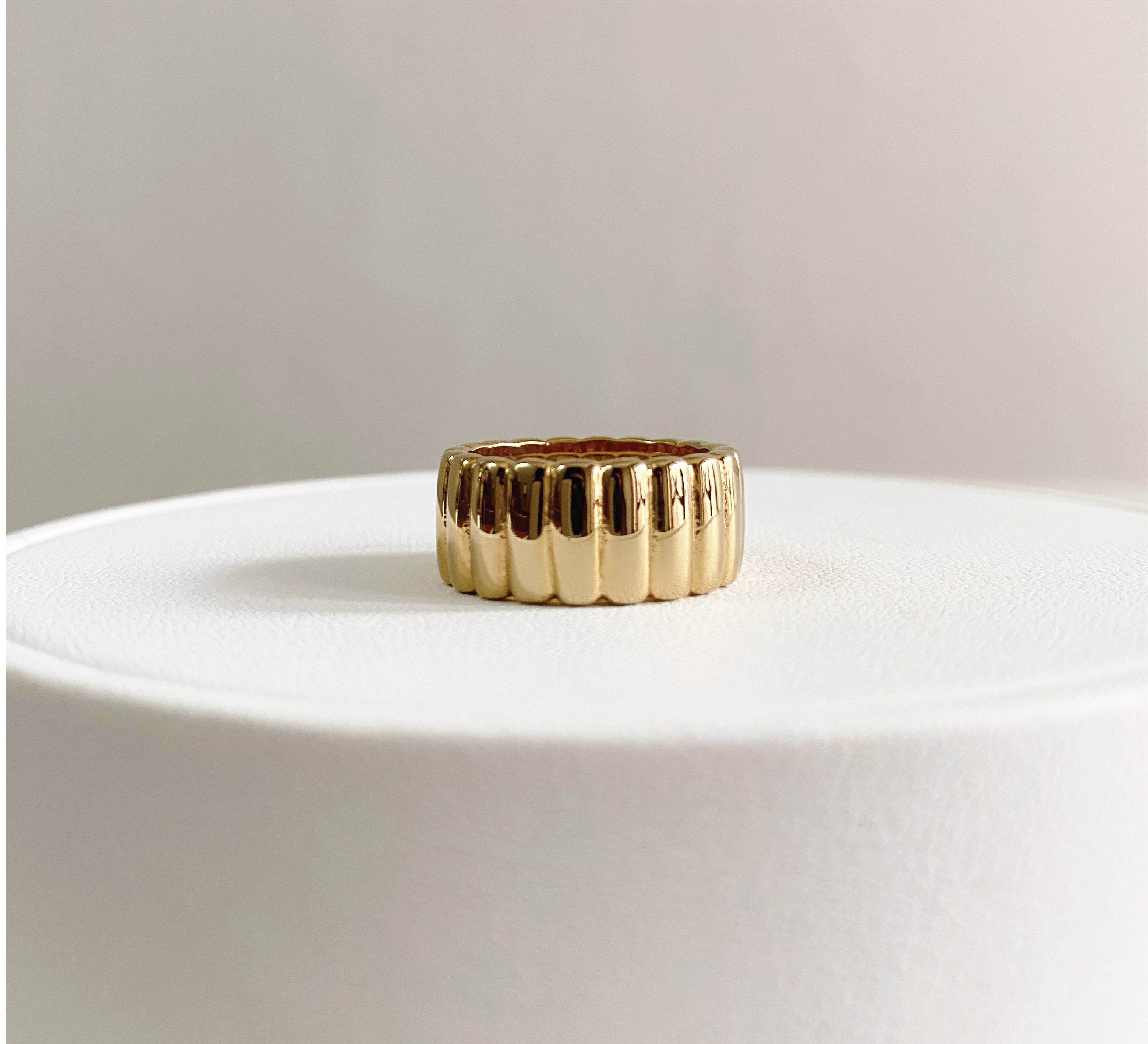 Anillo Carlota
